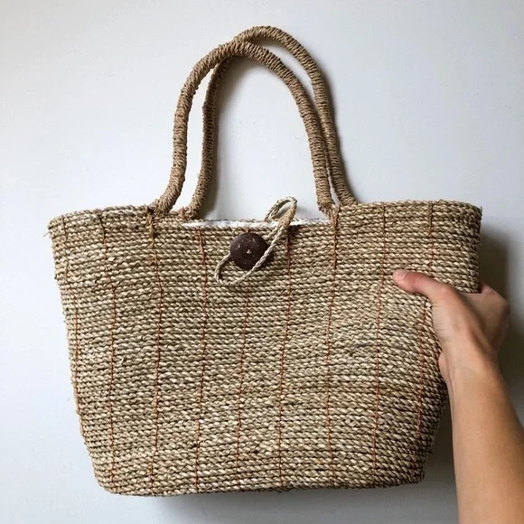 SOLD❤️ Large Woven Beach Tote Bag - Picture 1 of 1